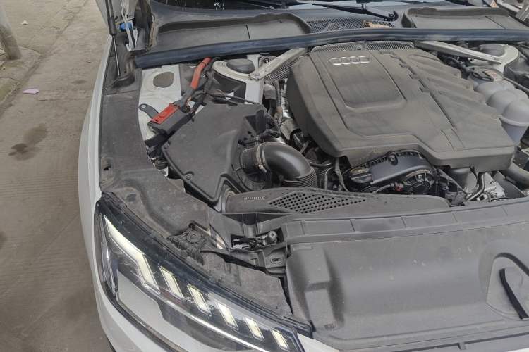 Used Audi A4L 2024 40 TFSI Luxury Dynamic Edition Engine Bay Right