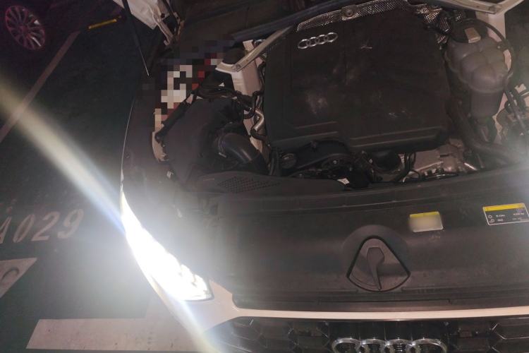 Used Audi A4L 2024 40 TFSI Luxury Dynamic Edition Engine Bay Right