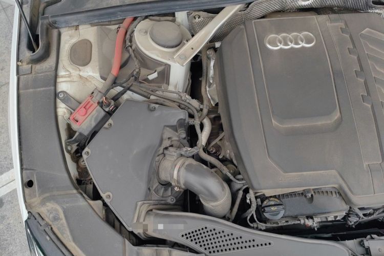 Used Audi A4L 2024 40 TFSI Luxury Dynamic Edition Engine Bay Right