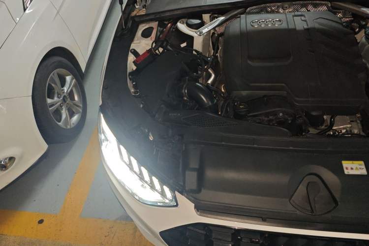 Used Audi A4L 2024 40 TFSI Luxury Dynamic Edition Engine Bay Right
