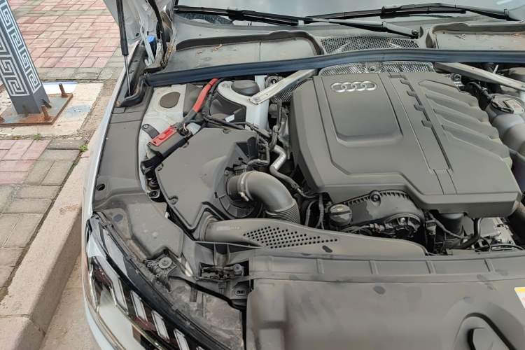 Used Audi A4L 2024 40 TFSI Luxury Dynamic Edition Engine Bay Right