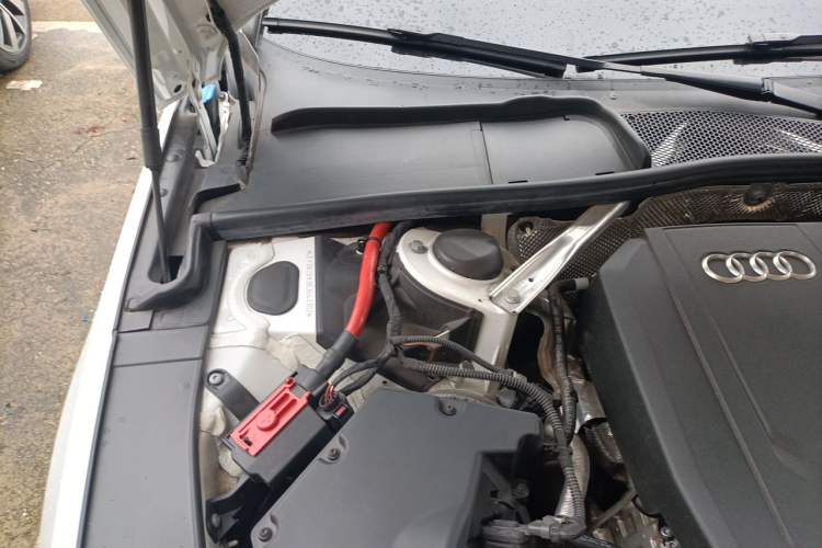 Used Audi A4L 2024 40 TFSI Luxury Dynamic Edition Engine Bay Right