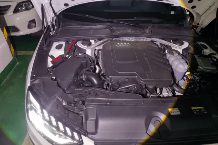Used Audi A4L 2024 40 TFSI Luxury Dynamic Edition Engine Bay Right