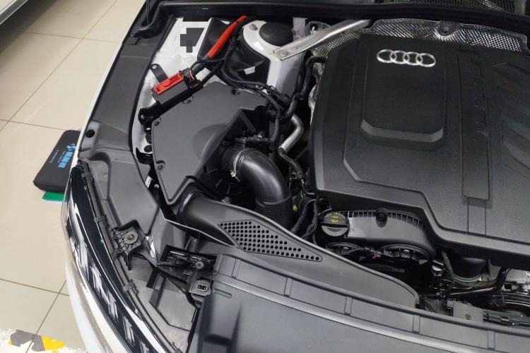 Used Audi A4L 2024 40 TFSI Luxury Dynamic Edition Engine Bay Right