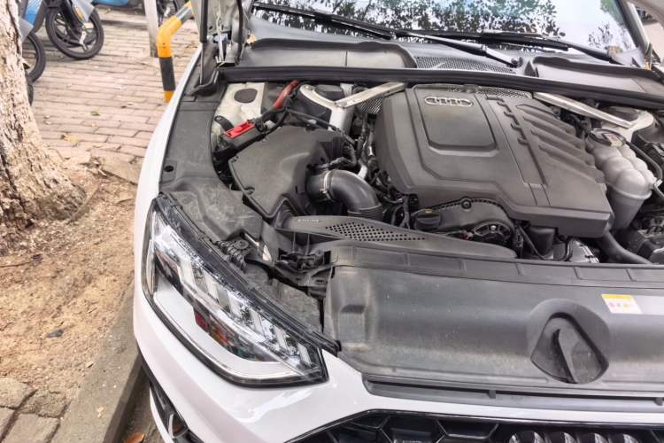 Used Audi A4L 2024 40 TFSI Luxury Dynamic Edition Engine Bay Right