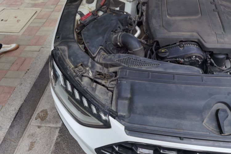 Used Audi A4L 2024 40 TFSI Luxury Dynamic Edition Engine Bay Right
