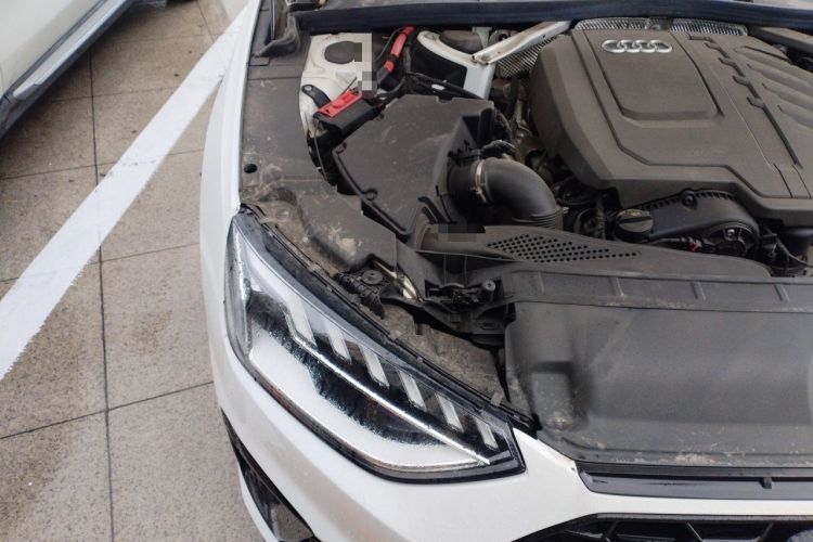 Used Audi A4L 2024 40 TFSI Luxury Dynamic Edition Engine Bay Right