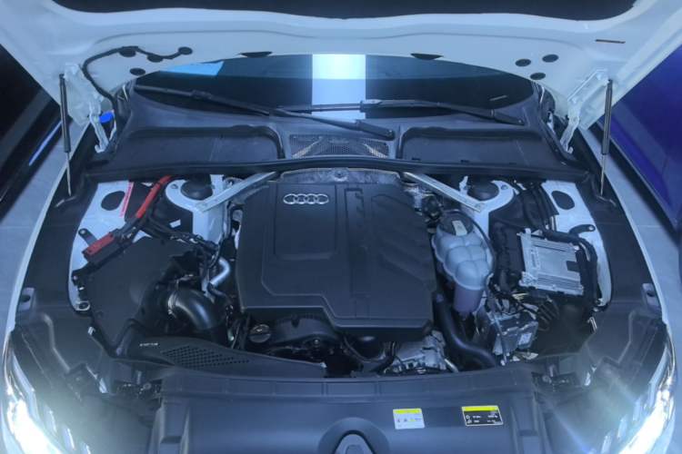 Used Audi A4L 2024 40 TFSI Luxury Dynamic Edition Engine Bay