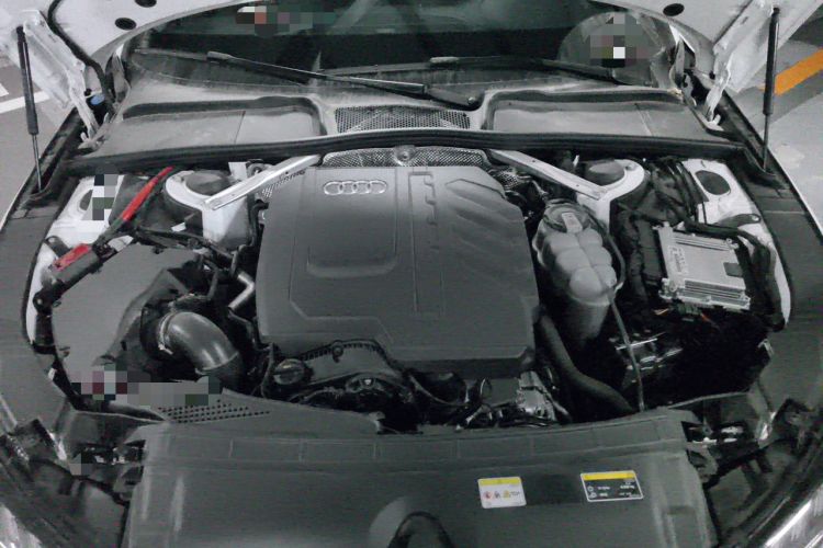 Used Audi A4L 2024 40 TFSI Fashion Dynamic Model Engine Bay