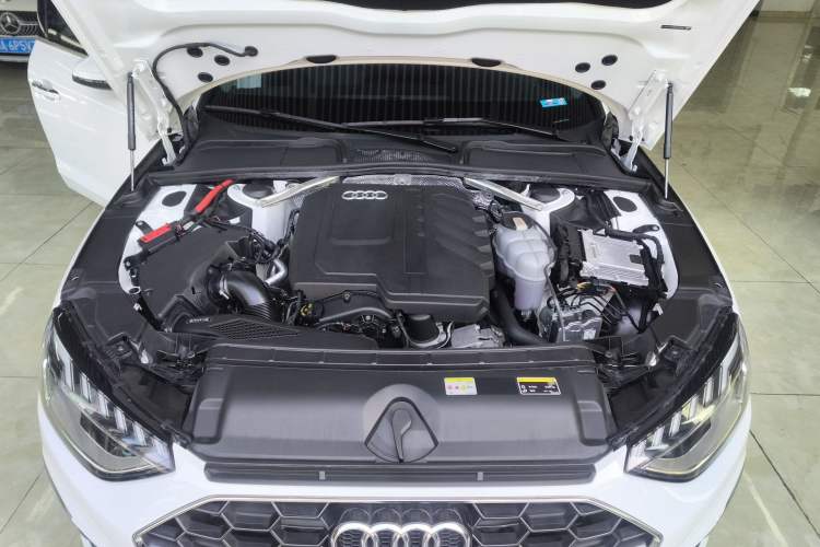 Used Audi A4L 2024 40 TFSI Fashion Dynamic Model Engine Bay