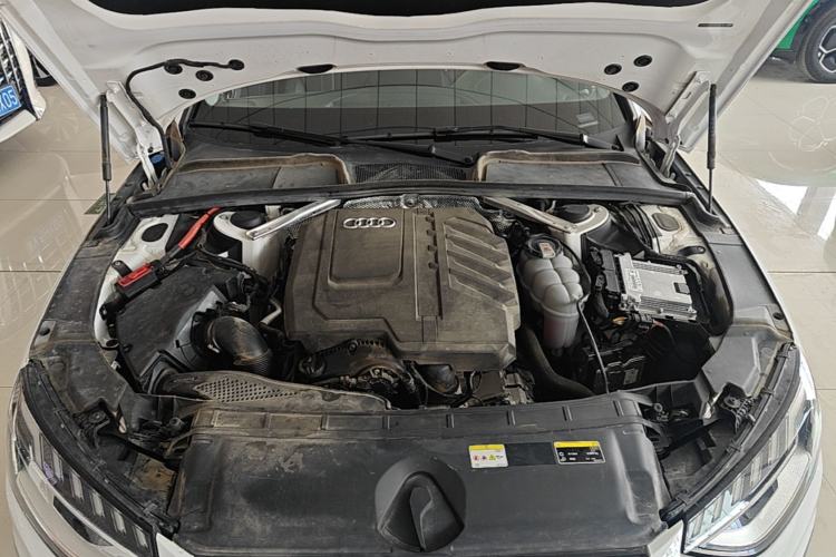 Used Audi A4L 2024 40 TFSI Fashion Dynamic Model Engine Bay