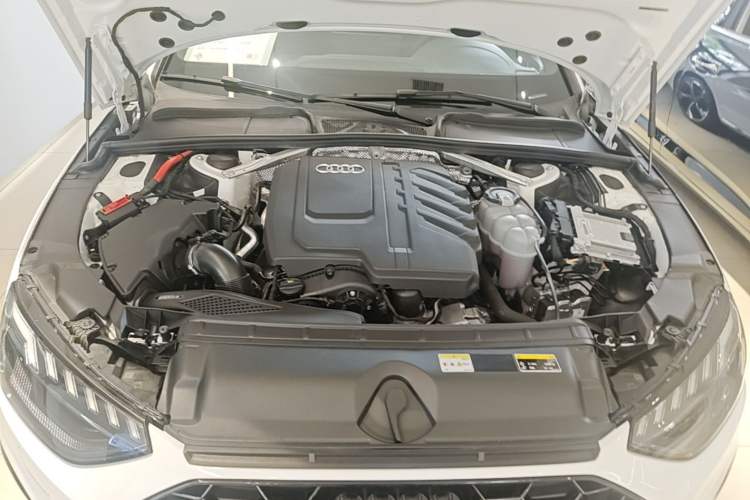 Used Audi A4L 2024 40 TFSI Luxury Dynamic Edition (Starry Night Version) Engine Bay