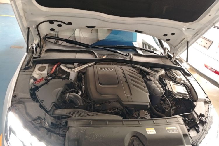 Used Audi A4L 2024 40 TFSI Fashion Dynamic Model Engine Bay