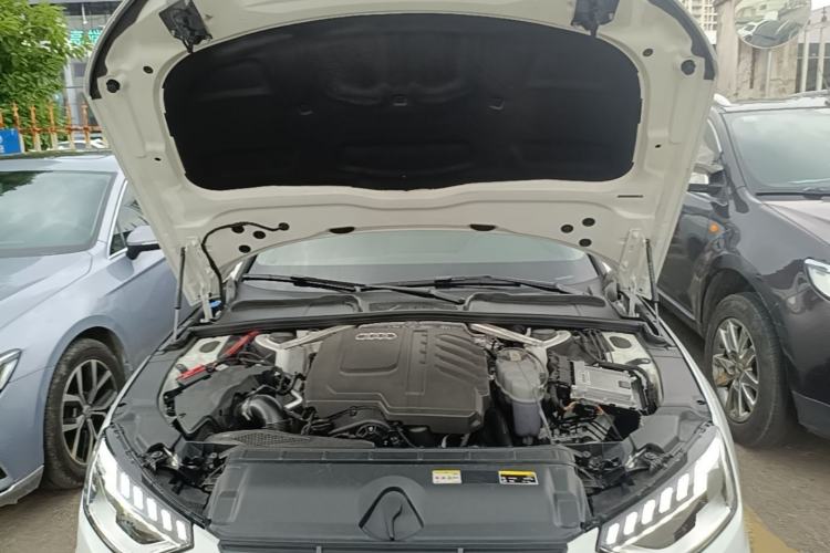 Used Audi A4L 2024 40 TFSI Fashion Dynamic Model Engine Bay