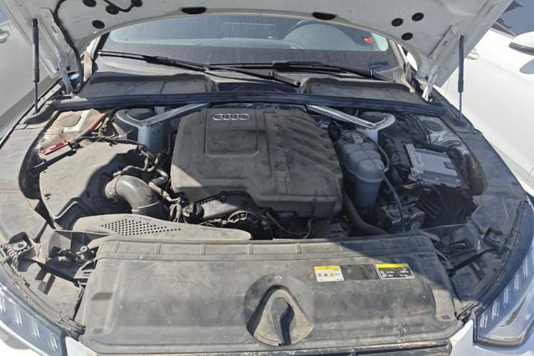 Used Audi A4L 2024 40 TFSI Fashion Dynamic Model Engine Bay