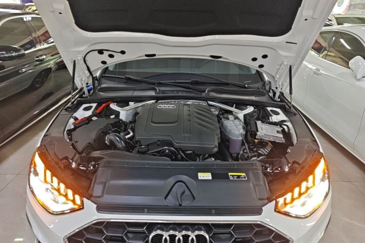 Used Audi A4L 2024 40 TFSI Fashion Dynamic Model Engine Bay
