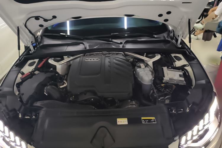 Used Audi A4L 2024 40 TFSI Fashion Dynamic Model Engine Bay