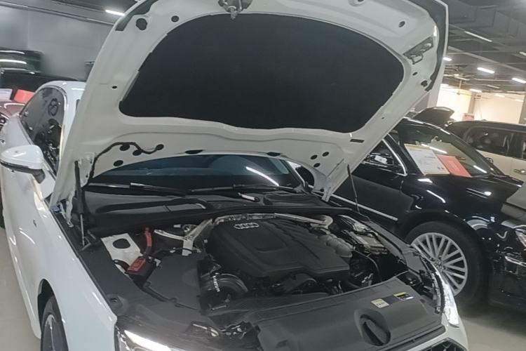 Used Audi A4L 2024 40 TFSI Fashion Dynamic Model Engine Bay