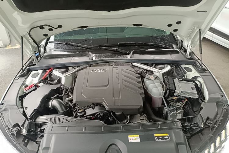 Used Audi A4L 2024 40 TFSI Fashion Dynamic Model Engine Bay