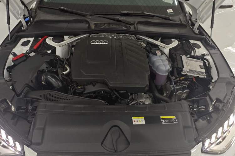 Used Audi A4L 2024 40 TFSI Fashion Dynamic Model Engine Bay