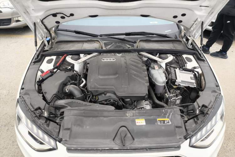 Used Audi A4L 2024 40 TFSI Fashion Dynamic Model Engine Bay