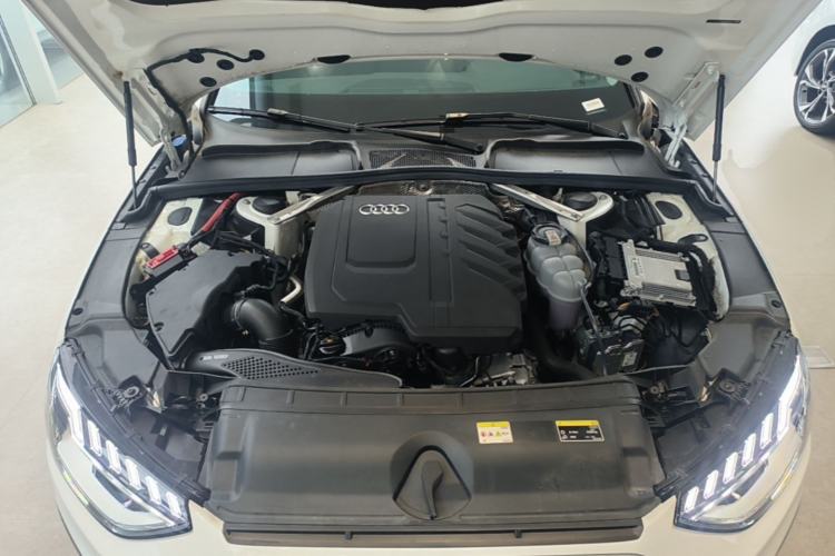 Used Audi A4L 2024 40 TFSI Fashion Dynamic Model Engine Bay