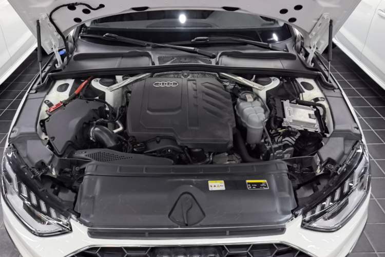 Used Audi A4L 2024 40 TFSI Fashion Dynamic Model Engine Bay