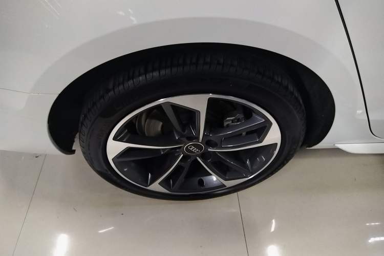 Used Audi A4L 2024 40 TFSI Fashion Dynamic Model Exterior 5