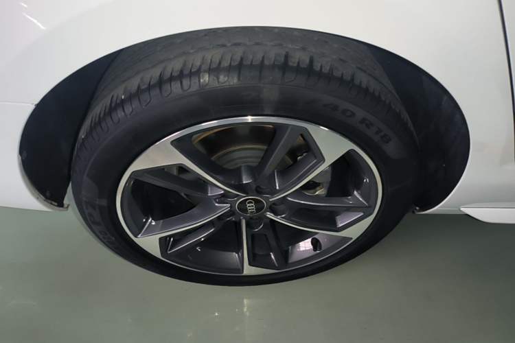 Used Audi A4L 2024 40 TFSI Fashion Dynamic Model Exterior 5