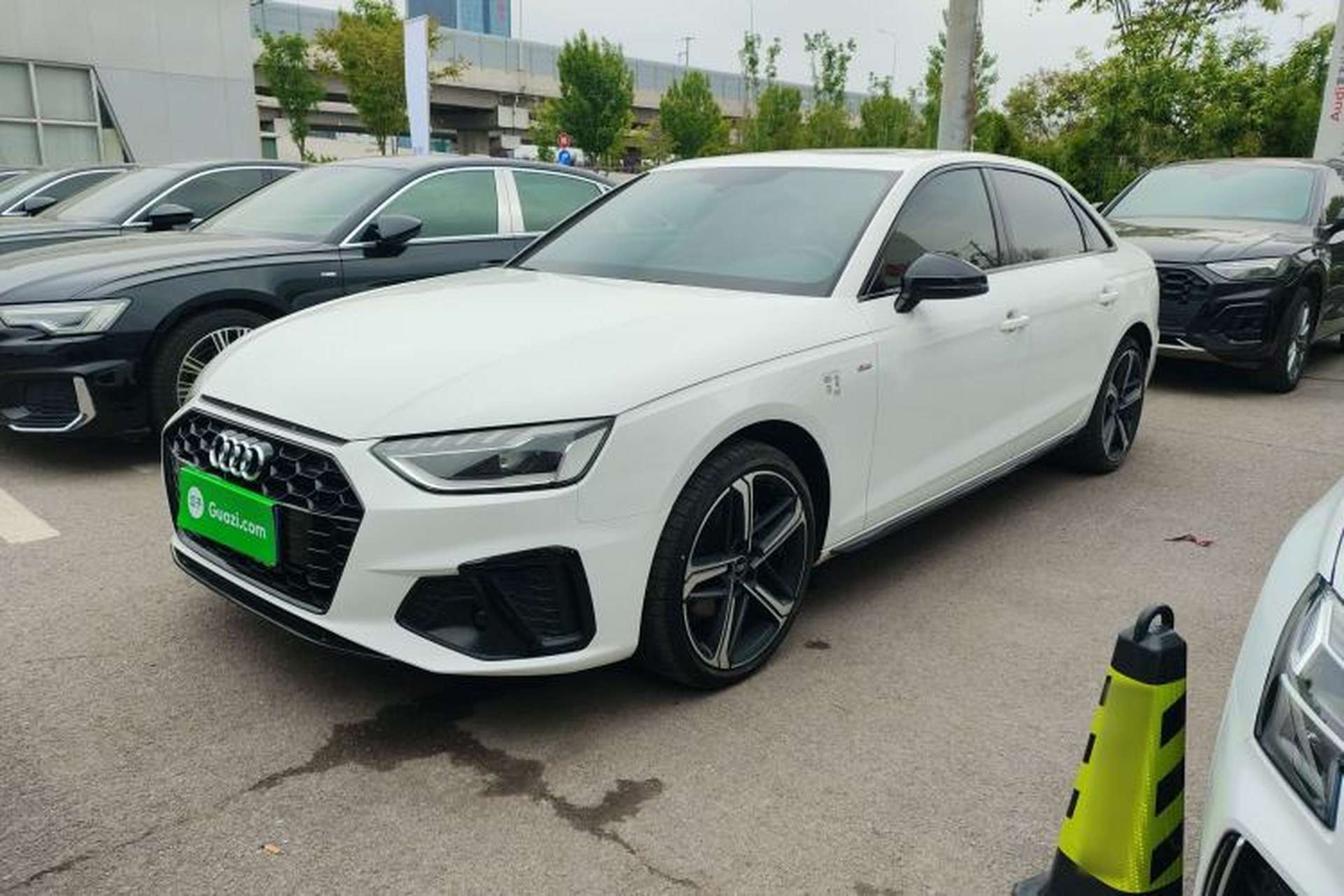 Used Audi A4L 2024 40 TFSI Luxury Dynamic Edition Front Left 45 Deg