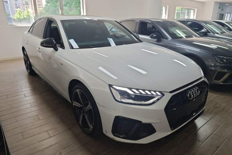 Used Audi A4L 2024 40 TFSI Luxury Dynamic Edition Front Right 45 Deg
