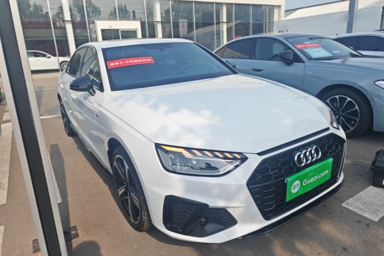 Used Audi A4L 2024 40 TFSI Luxury Dynamic Edition Front Right 45 Deg