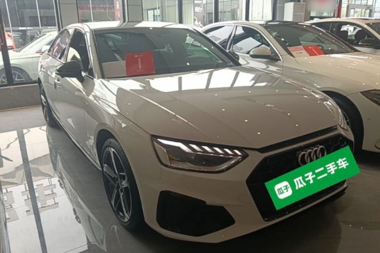 Used Audi A4L 2024 40 TFSI Luxury Dynamic Edition Front Right 45 Deg