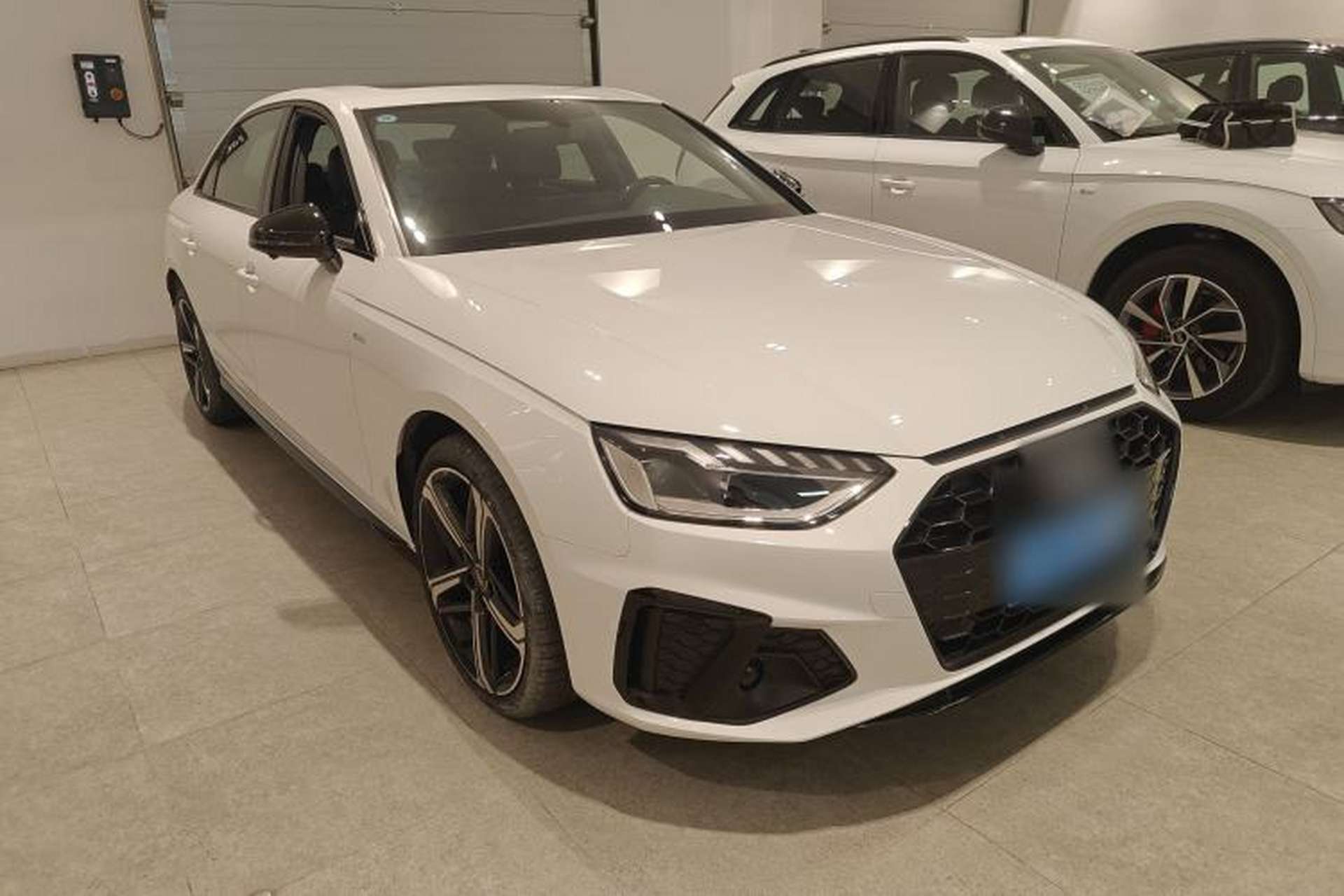 Used Audi A4L 2024 40 TFSI Luxury Dynamic Edition Front Right 45 Deg