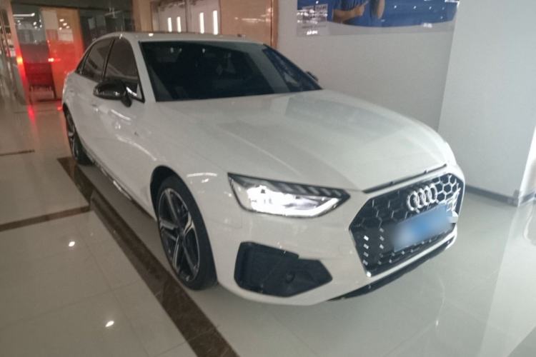 Used Audi A4L 2024 40 TFSI Luxury Dynamic Edition Front Right 45 Deg