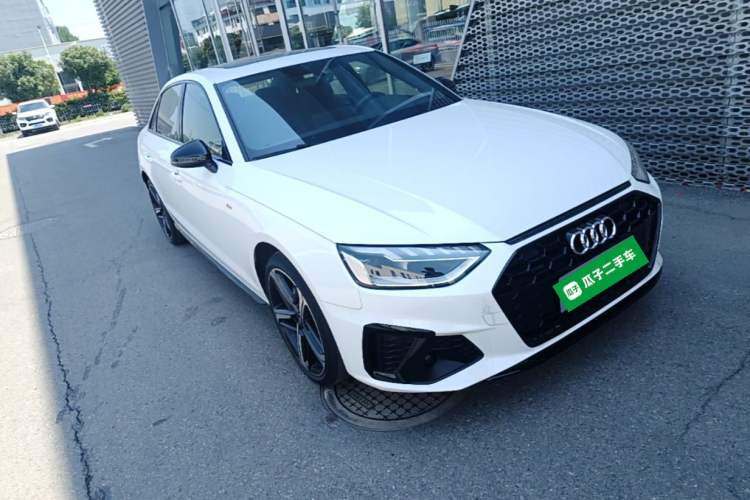 Used Audi A4L 2024 40 TFSI Luxury Dynamic Edition Front Right 45 Deg