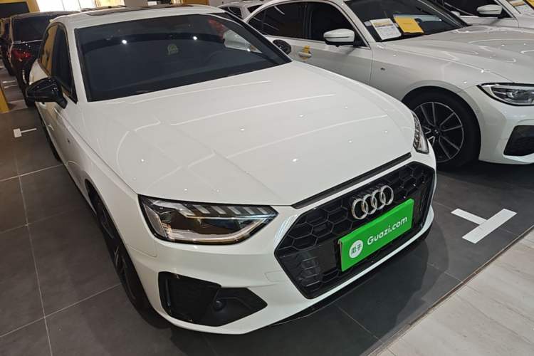 Used Audi A4L 2024 40 TFSI Luxury Dynamic Edition Front Right 45 Deg