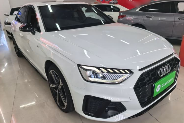Used Audi A4L 2024 40 TFSI Luxury Dynamic Edition Front Right 45 Deg
