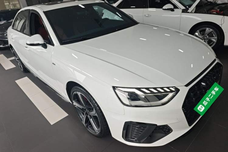 Used Audi A4L 2024 40 TFSI Luxury Dynamic Edition Front Right 45 Deg