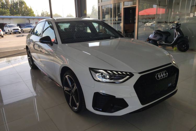 Used Audi A4L 2024 40 TFSI Luxury Dynamic Edition Front Right 45 Deg