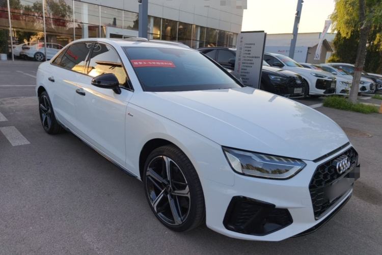 Used Audi A4L 2024 40 TFSI Luxury Dynamic Edition Front Right 45 Deg