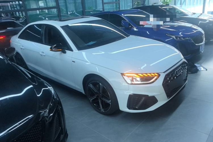 Used Audi A4L 2024 40 TFSI Luxury Dynamic Edition Front Right 45 Deg