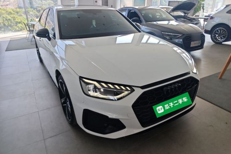 Used Audi A4L 2024 40 TFSI Luxury Dynamic Edition Front Right 45 Deg