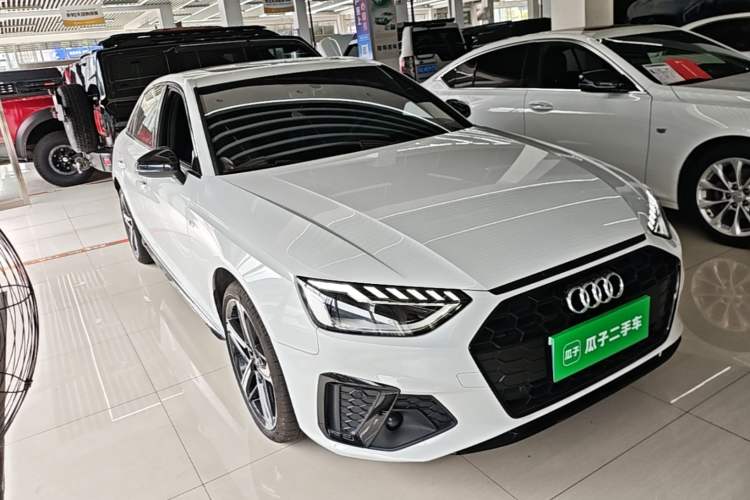 Used Audi A4L 2024 40 TFSI Luxury Dynamic Edition Front Right 45 Deg