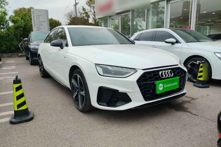 Used Audi A4L 2024 40 TFSI Luxury Dynamic Edition Front Right 45 Deg