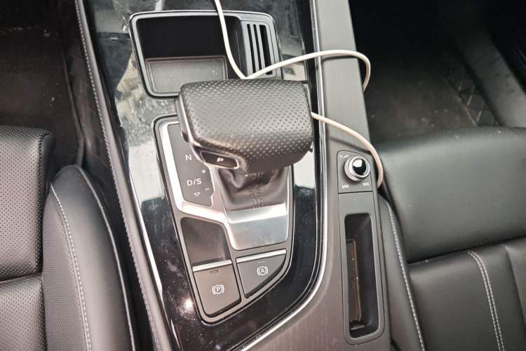 Used Audi A4L 2024 40 TFSI Luxury Dynamic Edition Gear Lever