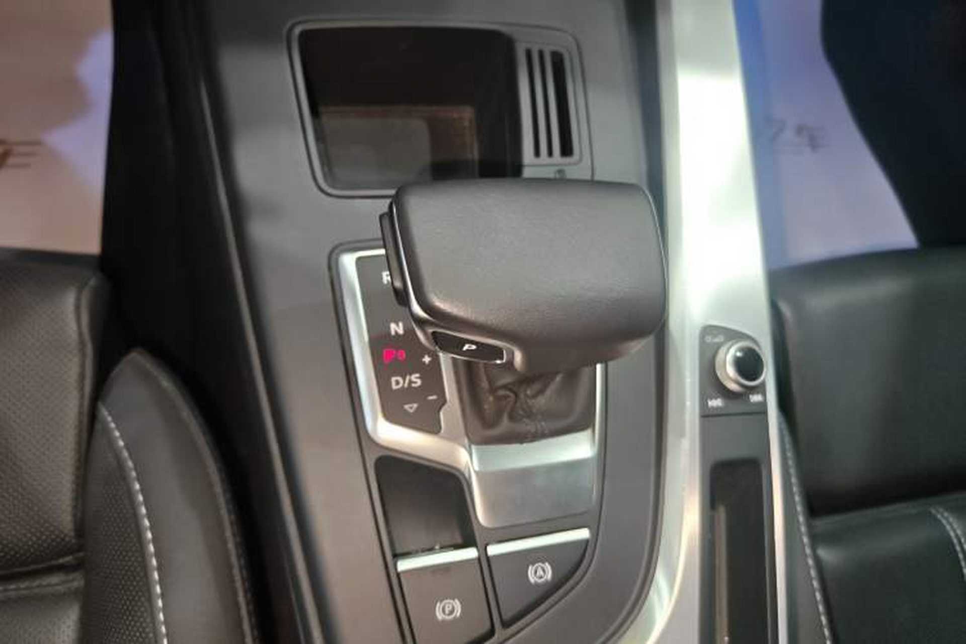 Used Audi A4L 2024 40 TFSI Fashion Dynamic Model Gear Lever