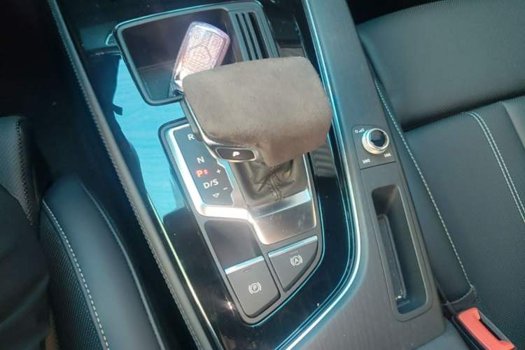 Used Audi A4L 2024 40 TFSI Luxury Dynamic Edition Gear Lever