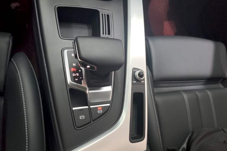Used Audi A4L 2024 40 TFSI Fashion Dynamic Model Gear Lever