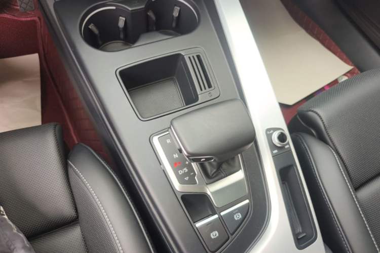 Used Audi A4L 2024 40 TFSI Fashion Dynamic Model Gear Lever